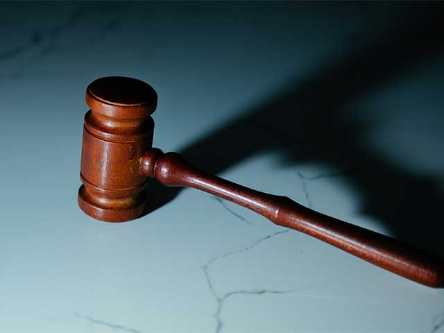 Servicii Complete de Avocat în Arad: De la Consultanță la Reprezentare în Instanță